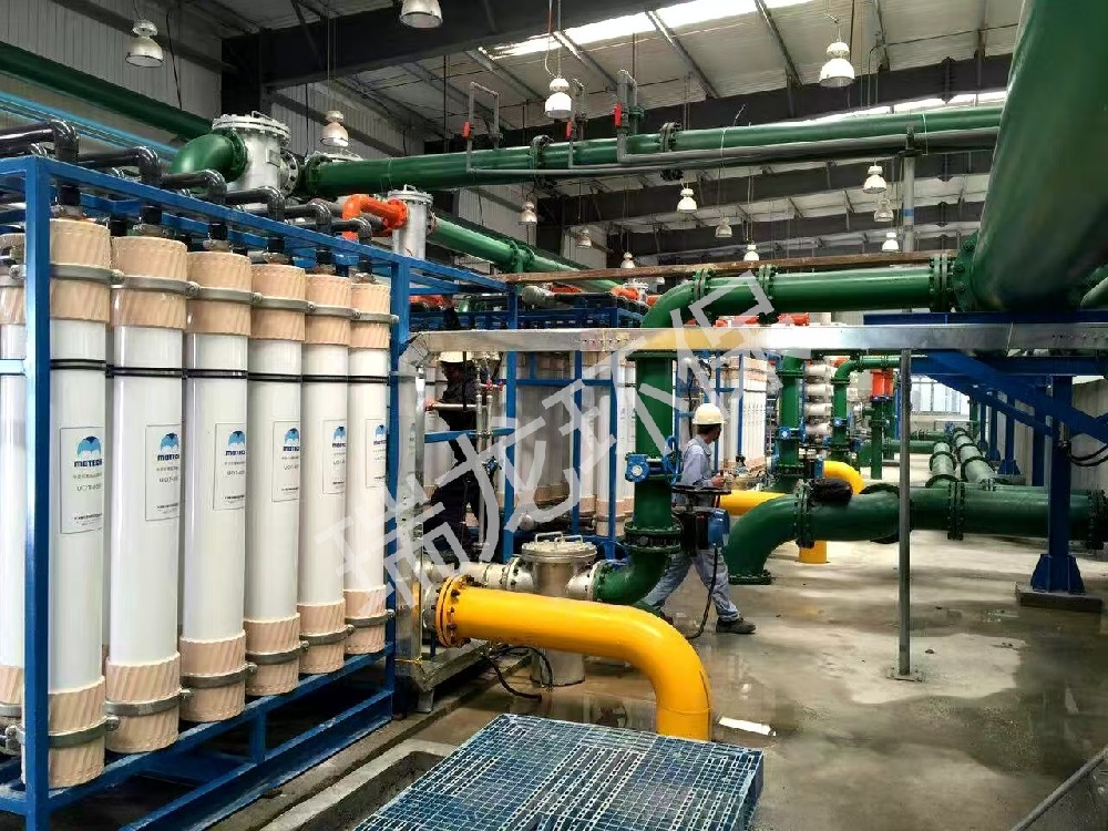 瑞龍環(huán)保工業(yè)純水案例-150T超濾+反滲透系統(tǒng)